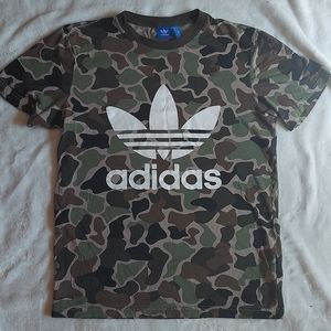 Adidas Camo size S t-shirt excellent condition